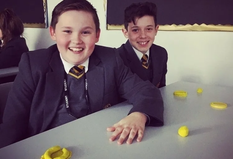 Ona va ogil ortasidagi anal jinsiy aloqa